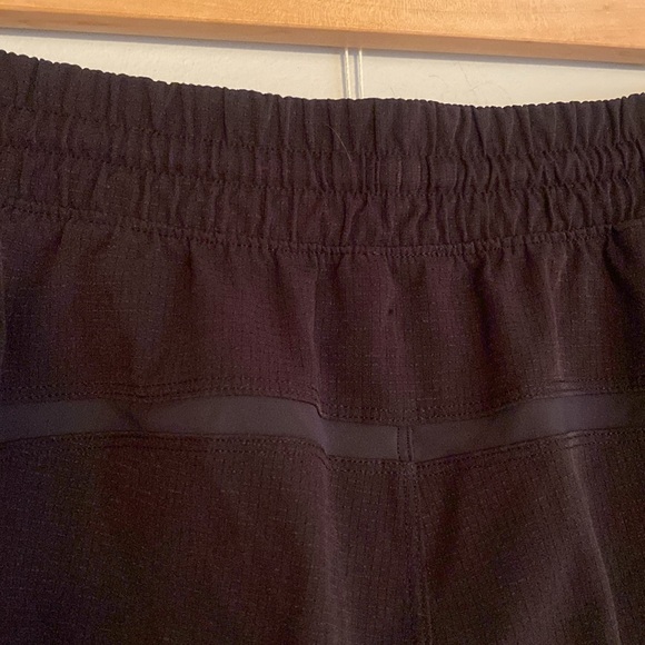 Lululemon Pace Breaker Short 8.5" Swim
Black size M shorts summer athletic - Picture 10 of 13